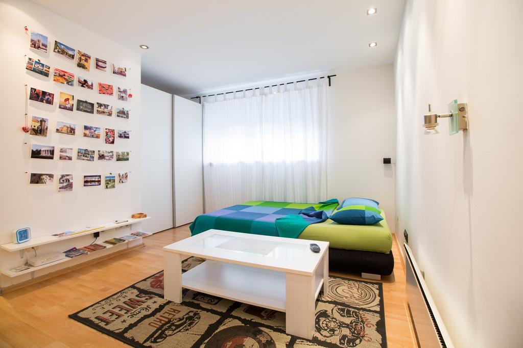 Eazzynight Center Apartment Zagreb Oda fotoğraf